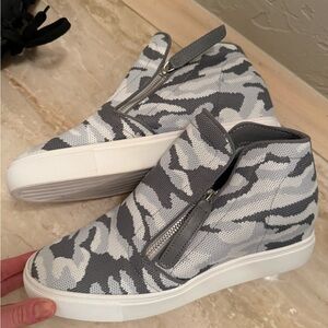 Steve Madden Gray and White Camouflage High-Top zip Sneakers